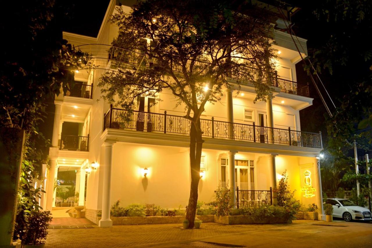 Negombo New Queen'S Palace Hotel Exterior photo